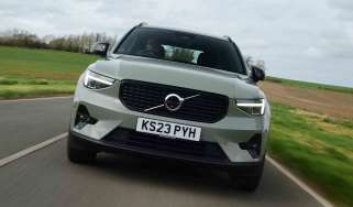 Volvo XC40 - front full width